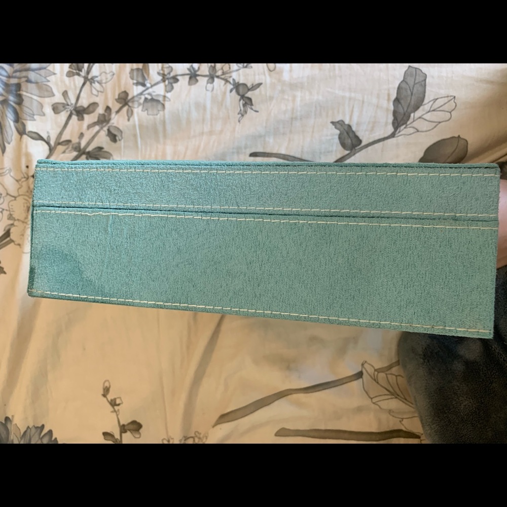 Jewelry box